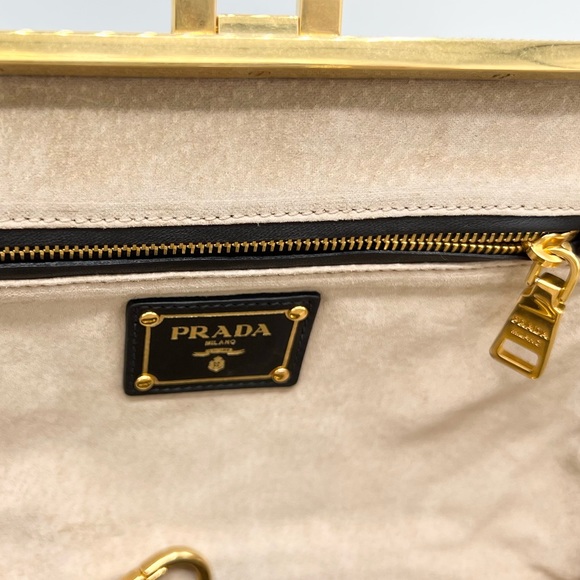 Vintage Prada shoulder bag - Picture 3 of 15